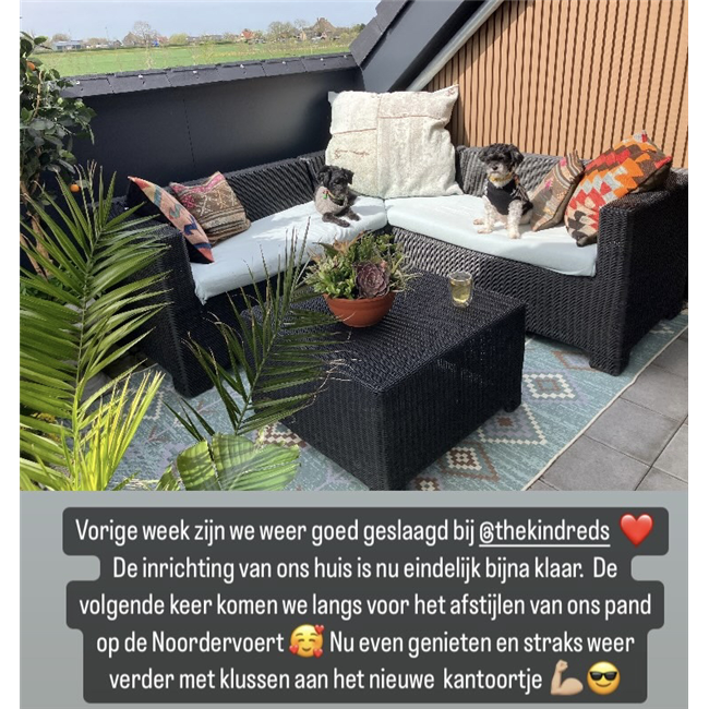 eindelijk mooi weer voor onze coach hondjes