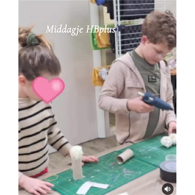 in de ochtend hebben we hard gewerkt aan onze schoolopdrachten